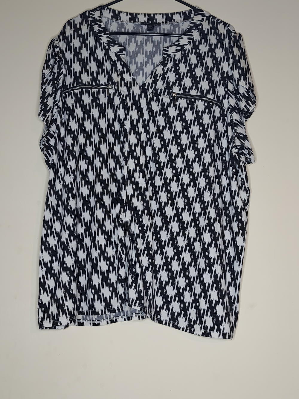 Robert Louis Black & White Printed V-Neck Tunic 3X
